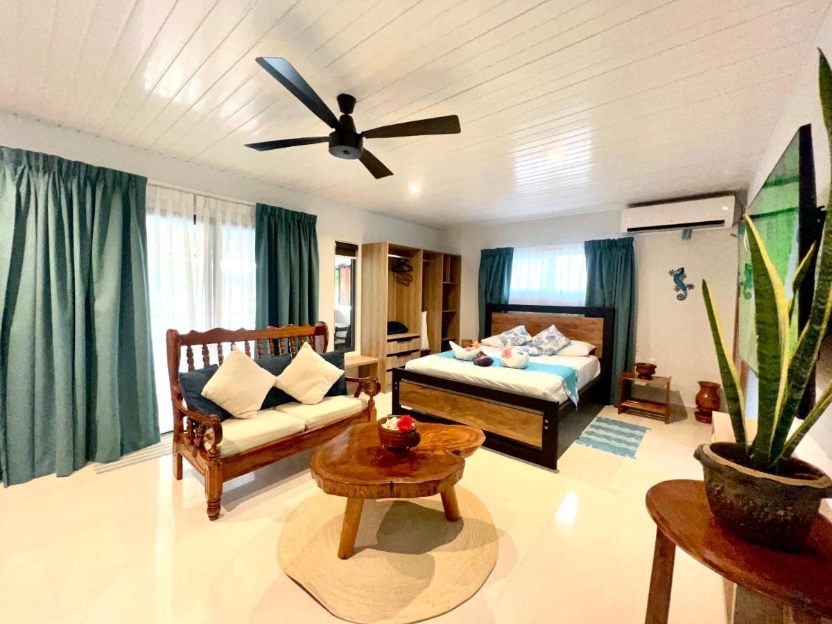 Le Port Guest House Baie Sainte Anne Dış mekan fotoğraf
