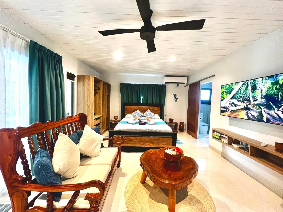 Le Port Guest House Baie Sainte Anne Dış mekan fotoğraf
