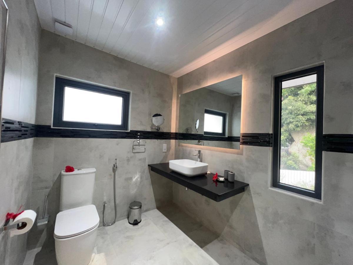 Le Port Guest House Baie Sainte Anne Dış mekan fotoğraf