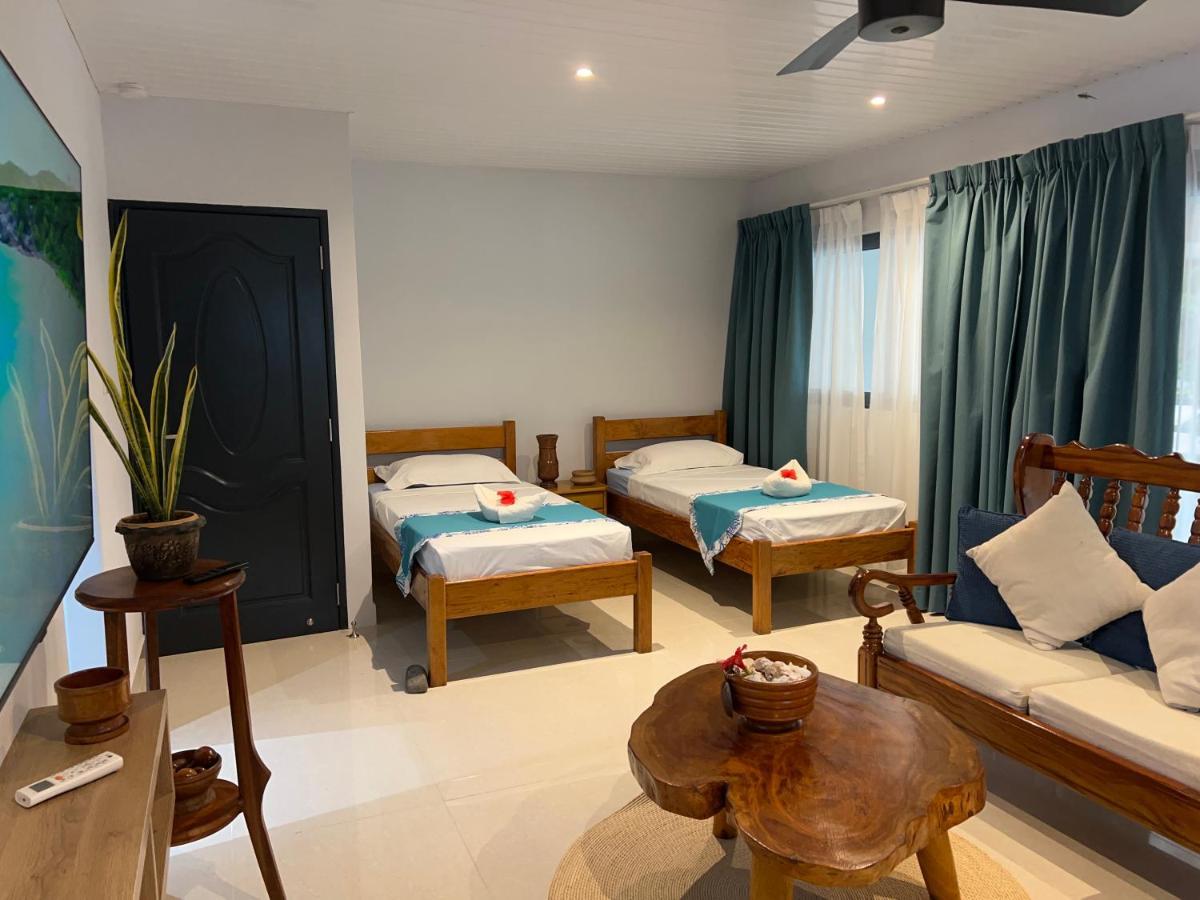 Le Port Guest House Baie Sainte Anne Dış mekan fotoğraf