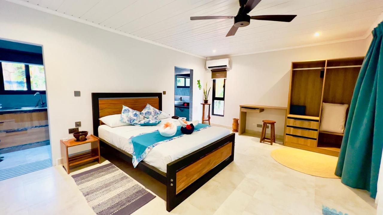 Le Port Guest House Baie Sainte Anne Dış mekan fotoğraf